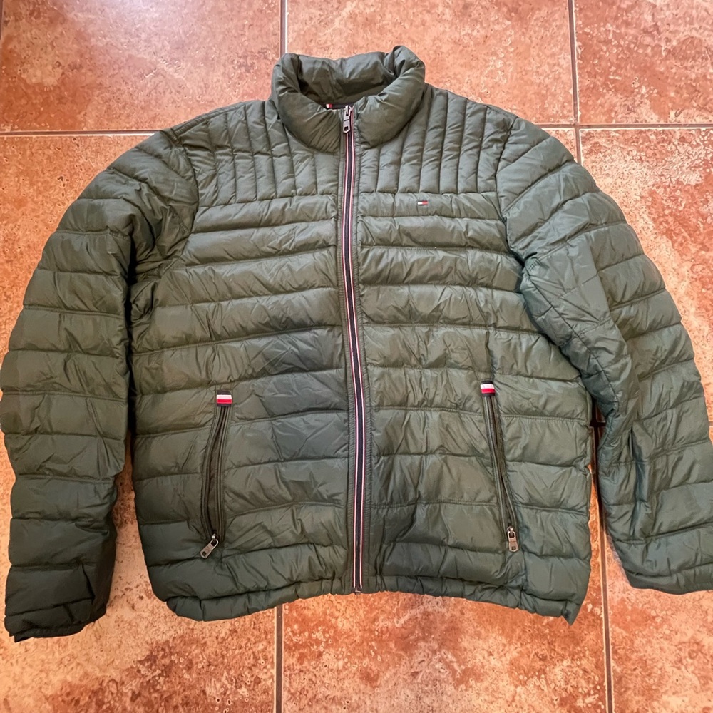 Tommy Hilfiger Men’s Packable Duck Feather Puffer Jacket Size Large